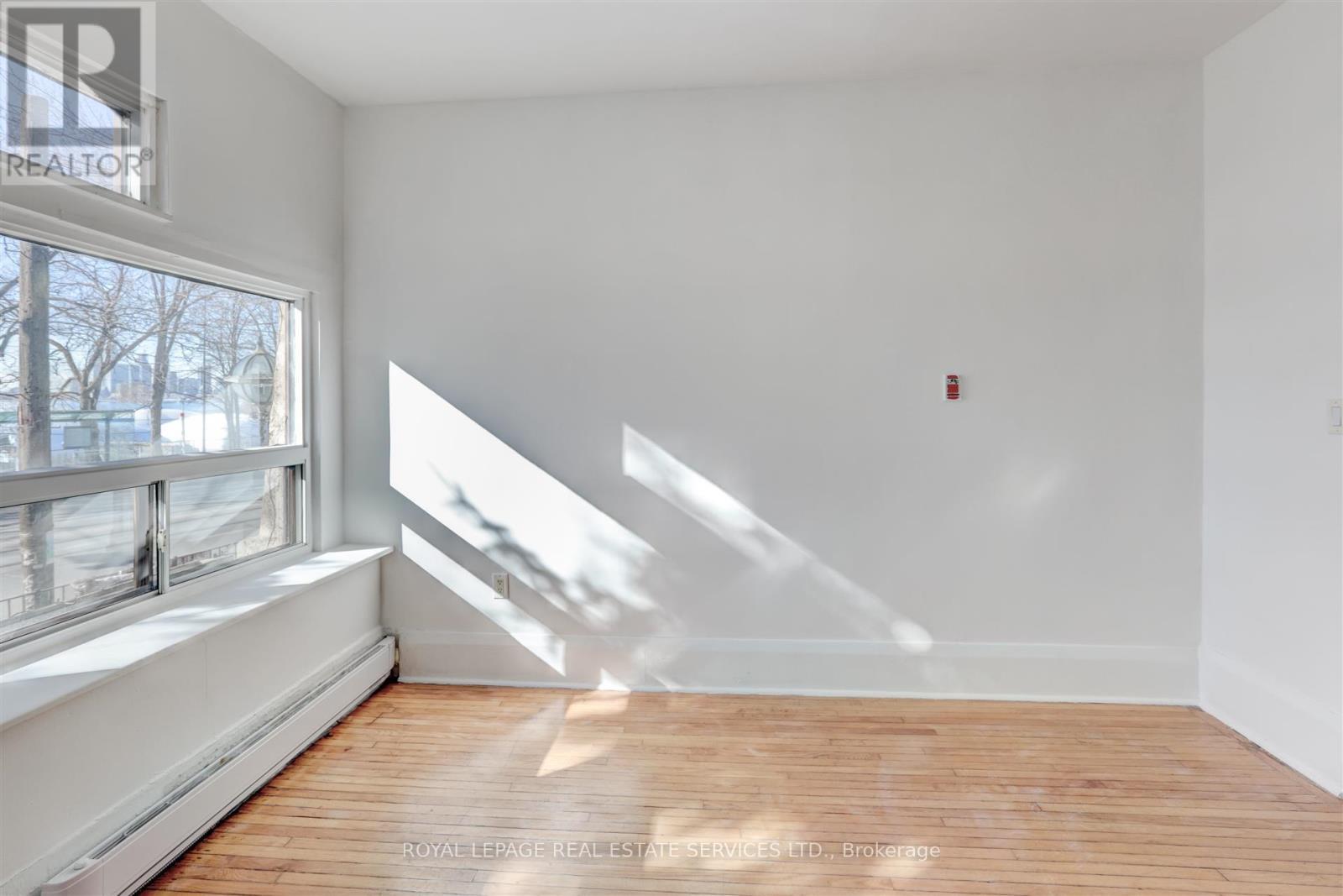 












101 - 1530 KING STREET W

,
Toronto,




Ontario
M6K1J6

