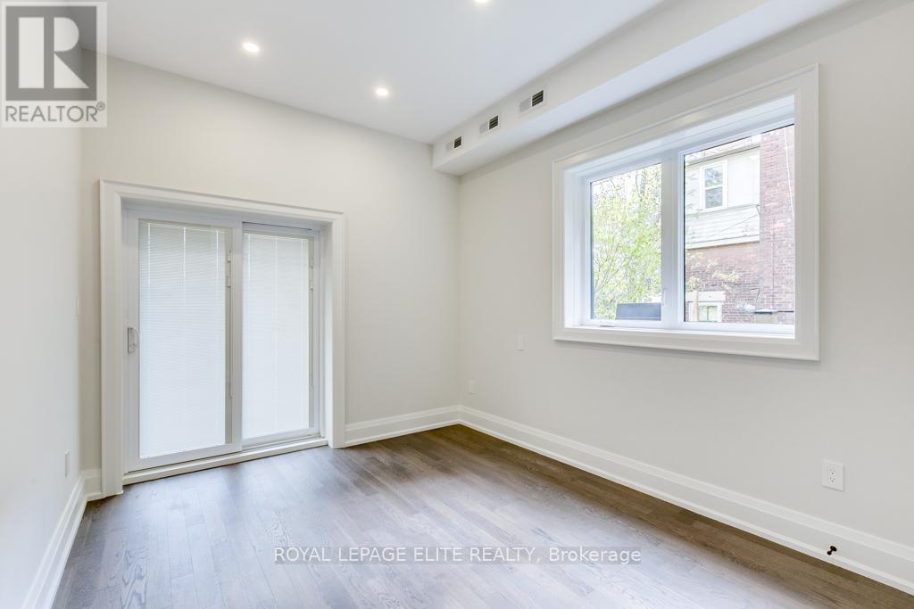 












247 CONCORD AVENUE

,
Toronto,




Ontario
M6H2P4

