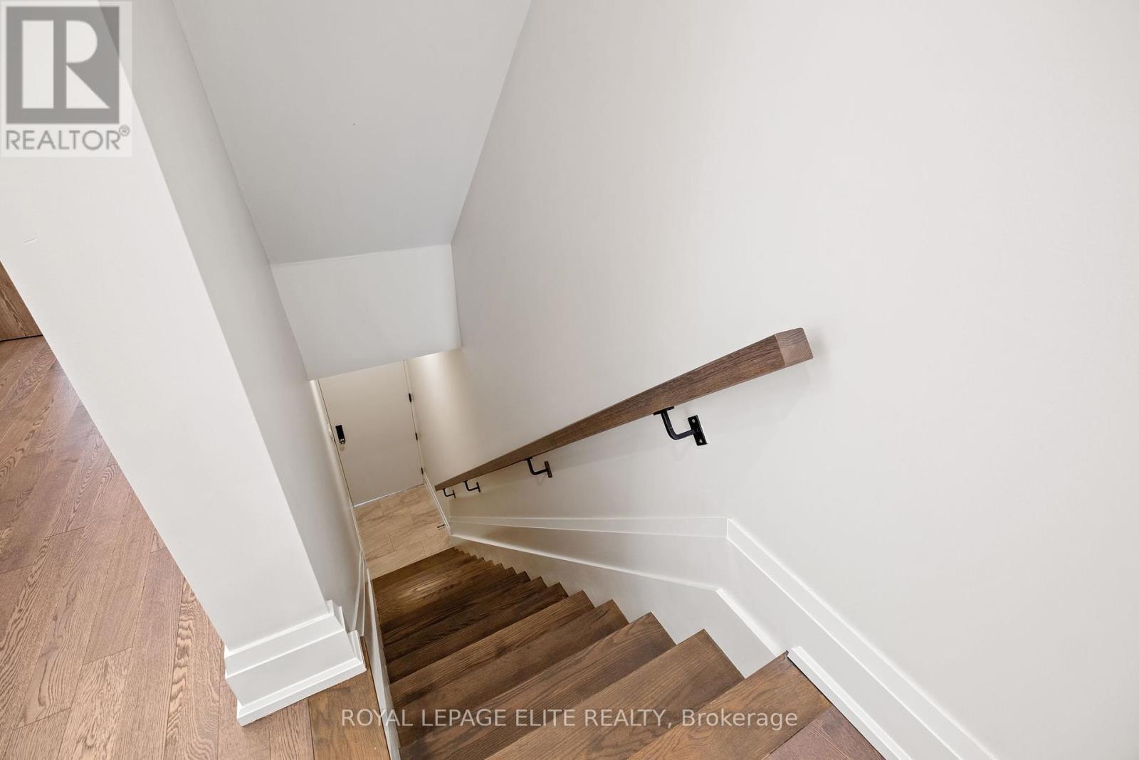 












247 CONCORD AVENUE

,
Toronto,




Ontario
M6H2P4

