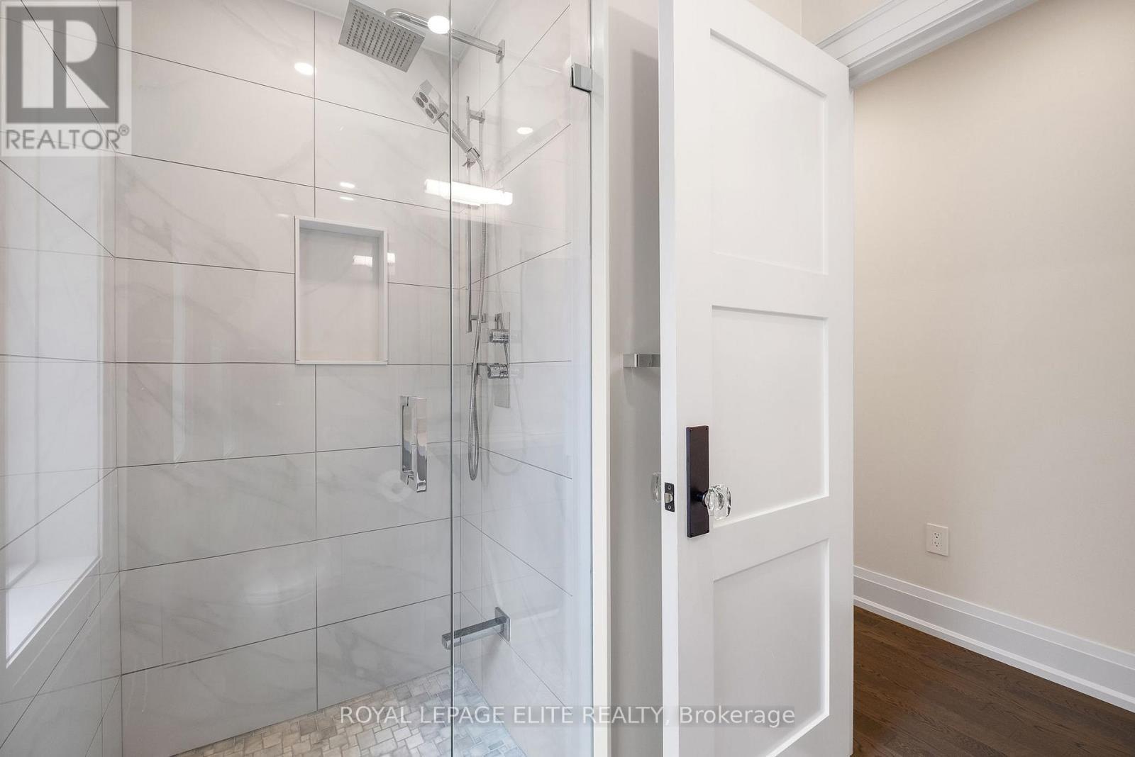 












247 CONCORD AVENUE

,
Toronto,




Ontario
M6H2P4

