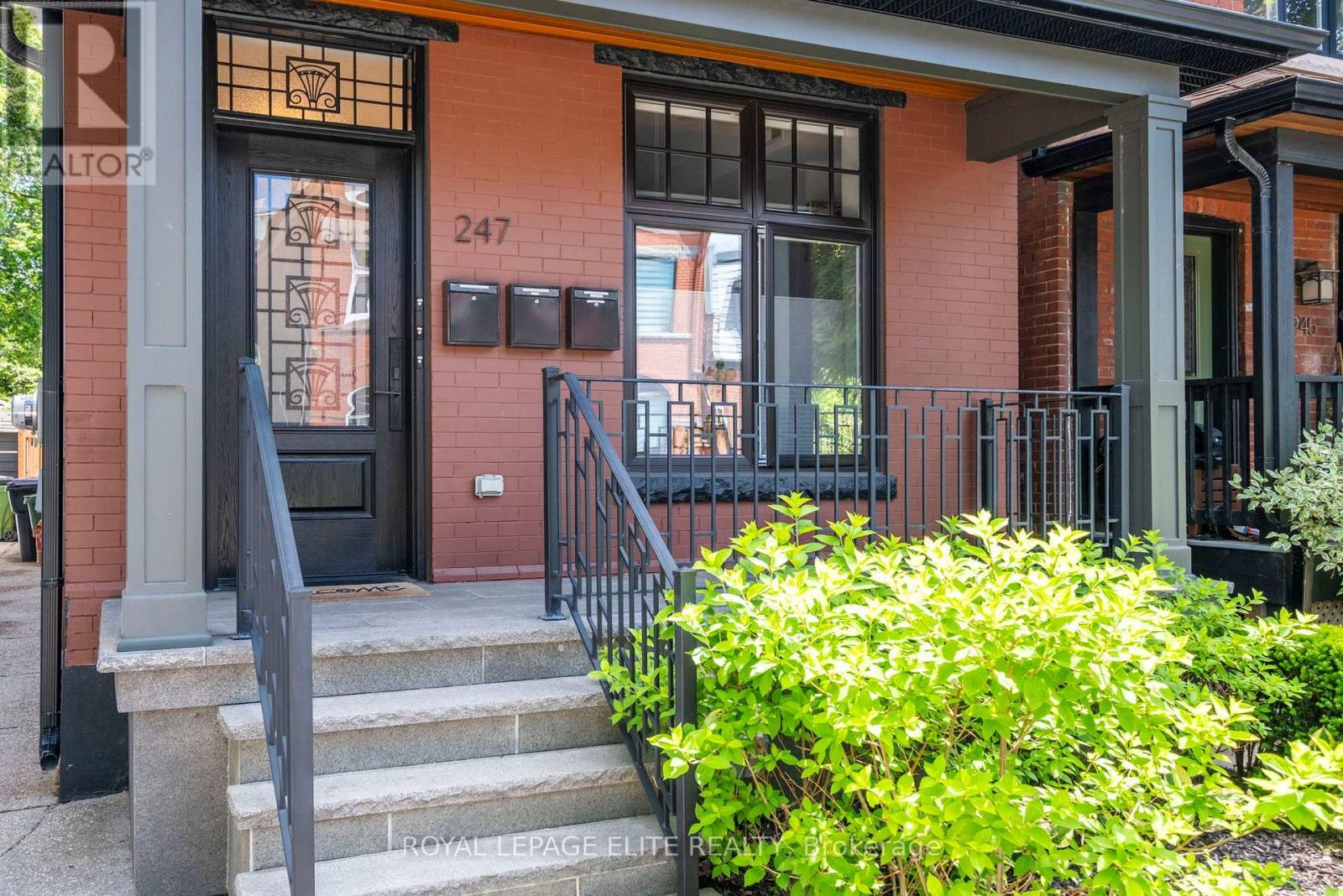 












247 CONCORD AVENUE

,
Toronto,




Ontario
M6H2P4

