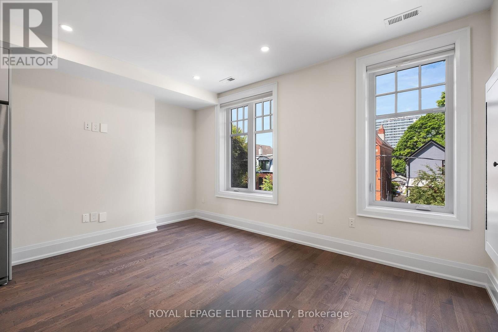 












247 CONCORD AVENUE

,
Toronto,




Ontario
M6H2P4

