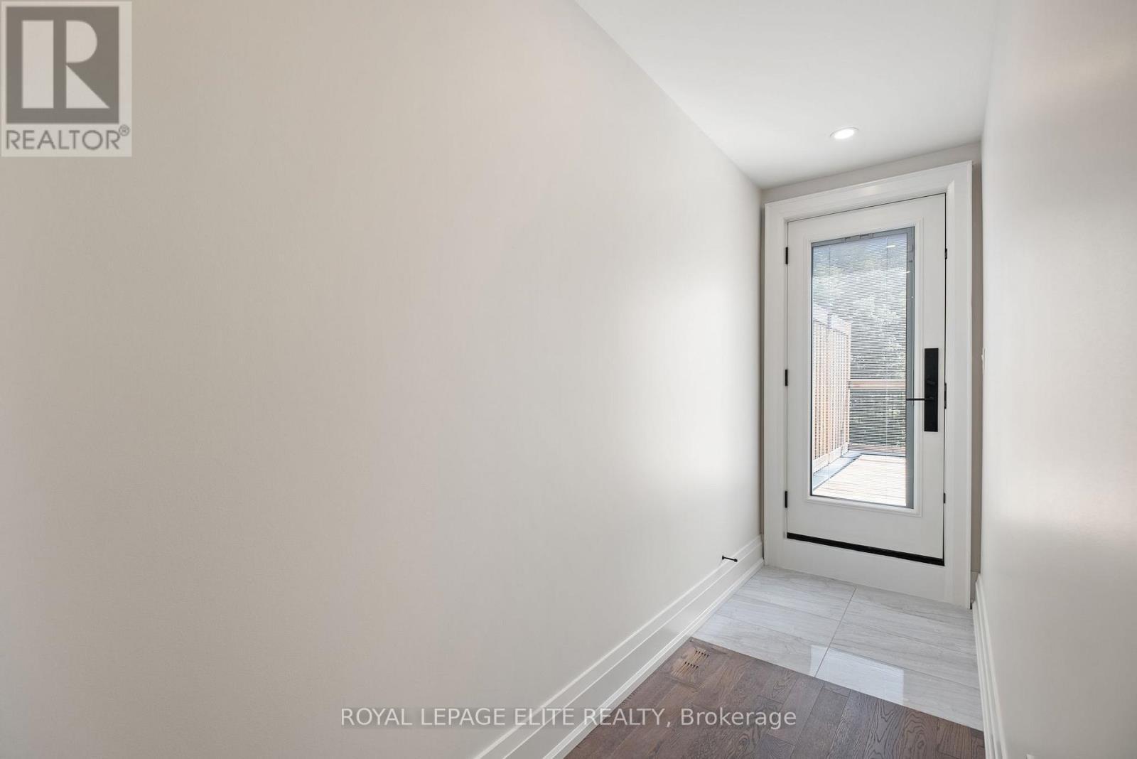 












247 CONCORD AVENUE

,
Toronto,




Ontario
M6H2P4

