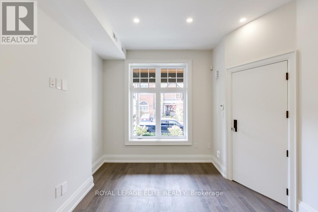 












247 CONCORD AVENUE

,
Toronto,




Ontario
M6H2P4

