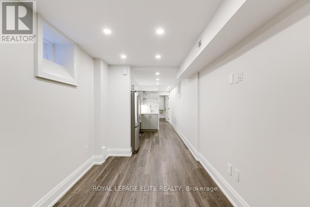 












247 CONCORD AVENUE

,
Toronto,




Ontario
M6H2P4

