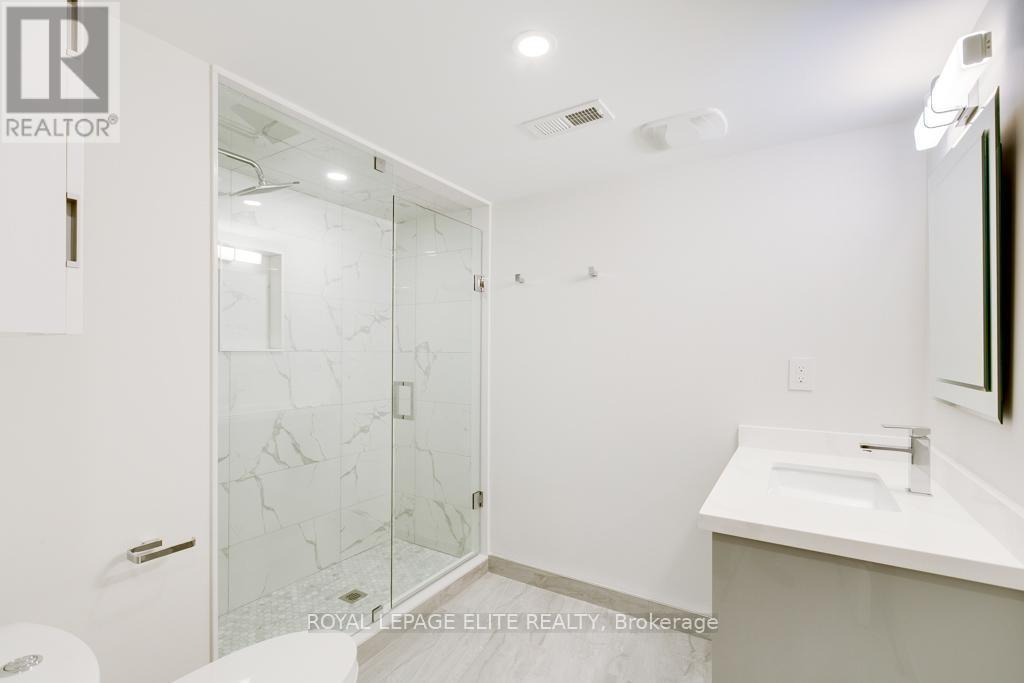 












247 CONCORD AVENUE

,
Toronto,




Ontario
M6H2P4

