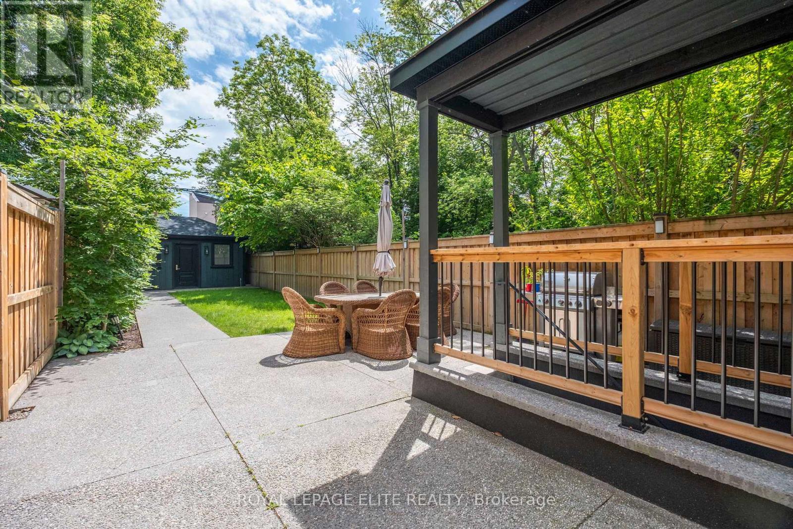 












247 CONCORD AVENUE

,
Toronto,




Ontario
M6H2P4

