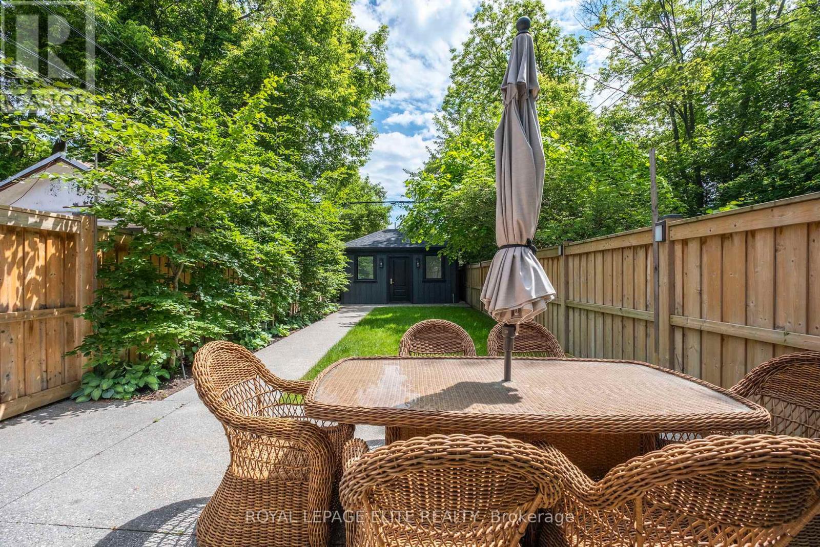 












247 CONCORD AVENUE

,
Toronto,




Ontario
M6H2P4

