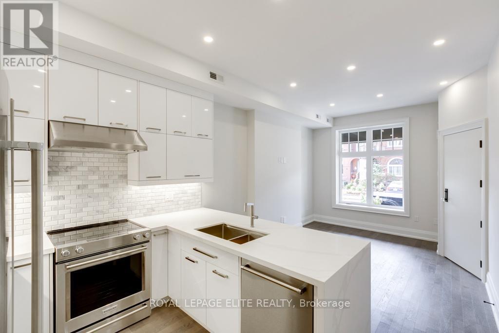 












247 CONCORD AVENUE

,
Toronto,




Ontario
M6H2P4

