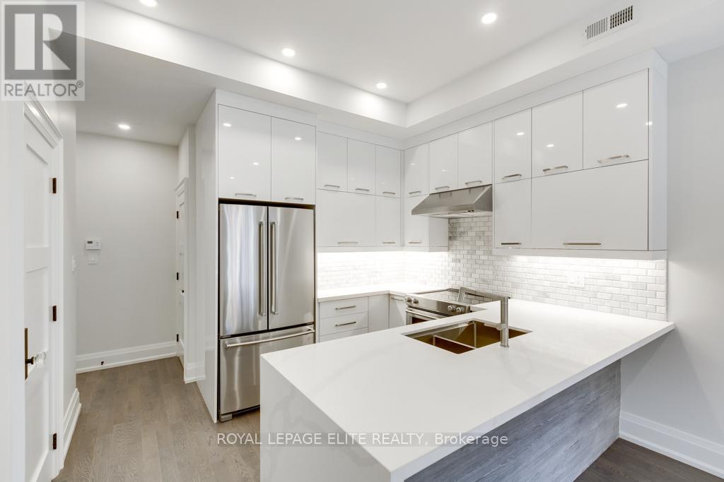 












247 CONCORD AVENUE

,
Toronto,




Ontario
M6H2P4

