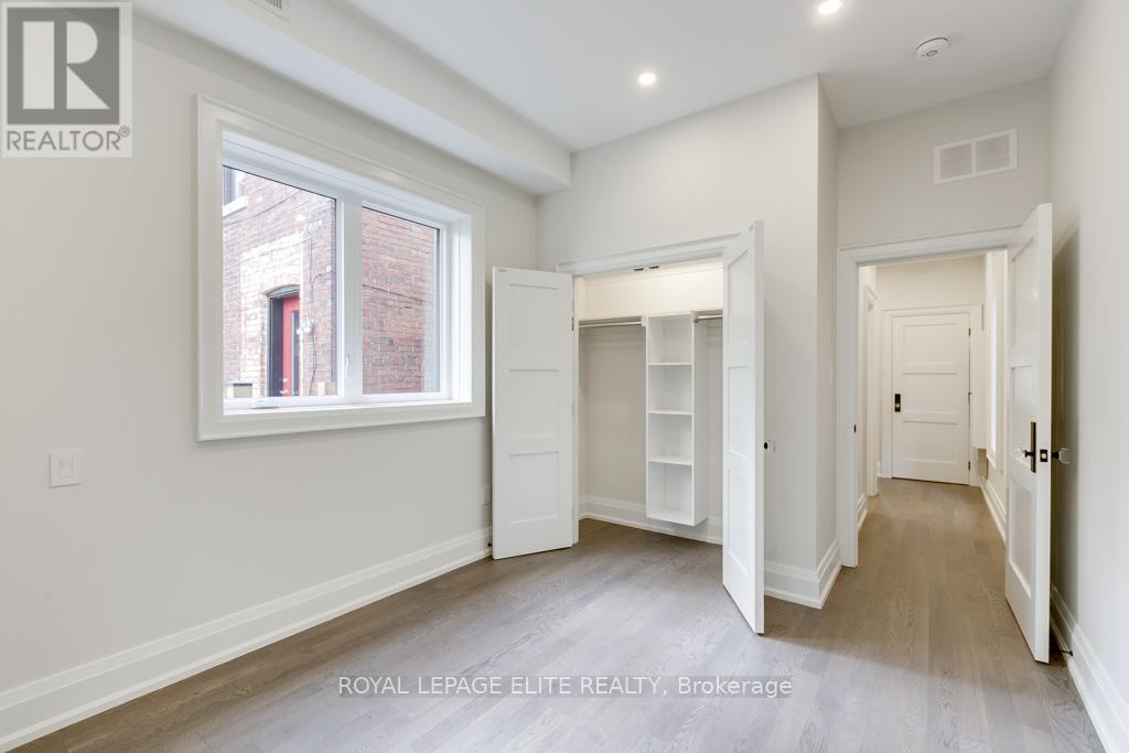 












247 CONCORD AVENUE

,
Toronto,




Ontario
M6H2P4


