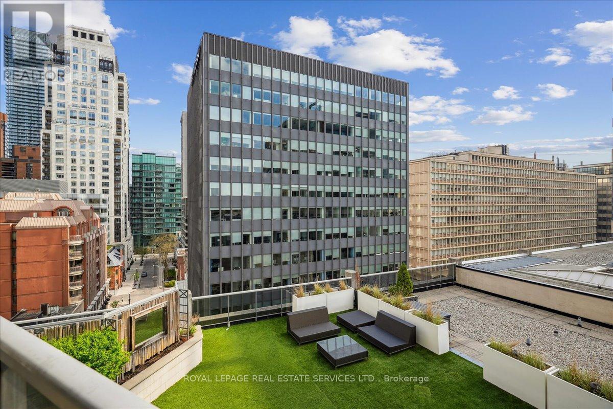 












804 - 10 BELLAIR STREET

,
Toronto,




Ontario
M5R3T8

