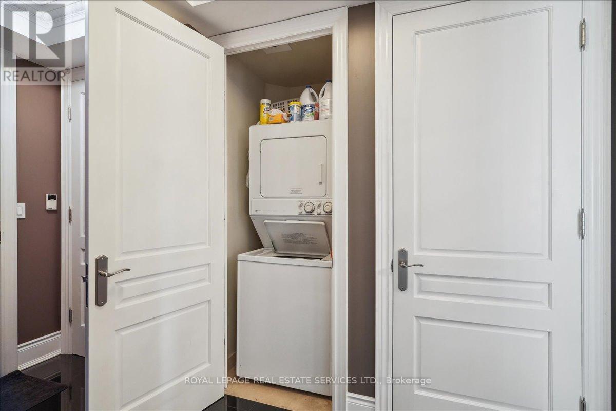 












804 - 10 BELLAIR STREET

,
Toronto,




Ontario
M5R3T8

