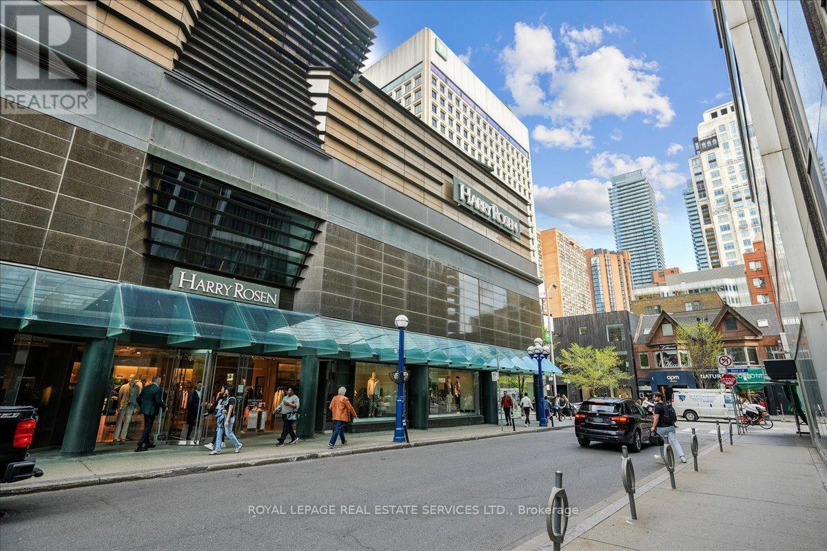 












804 - 10 BELLAIR STREET

,
Toronto,




Ontario
M5R3T8

