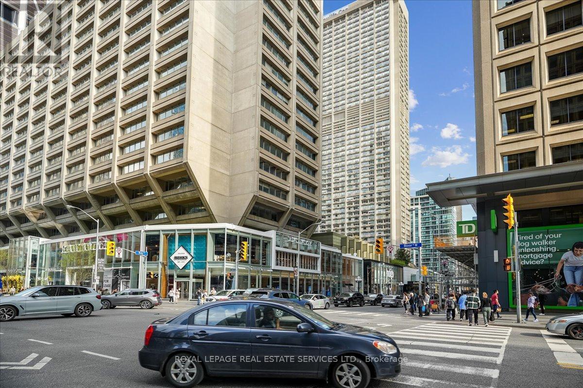 












804 - 10 BELLAIR STREET

,
Toronto,




Ontario
M5R3T8

