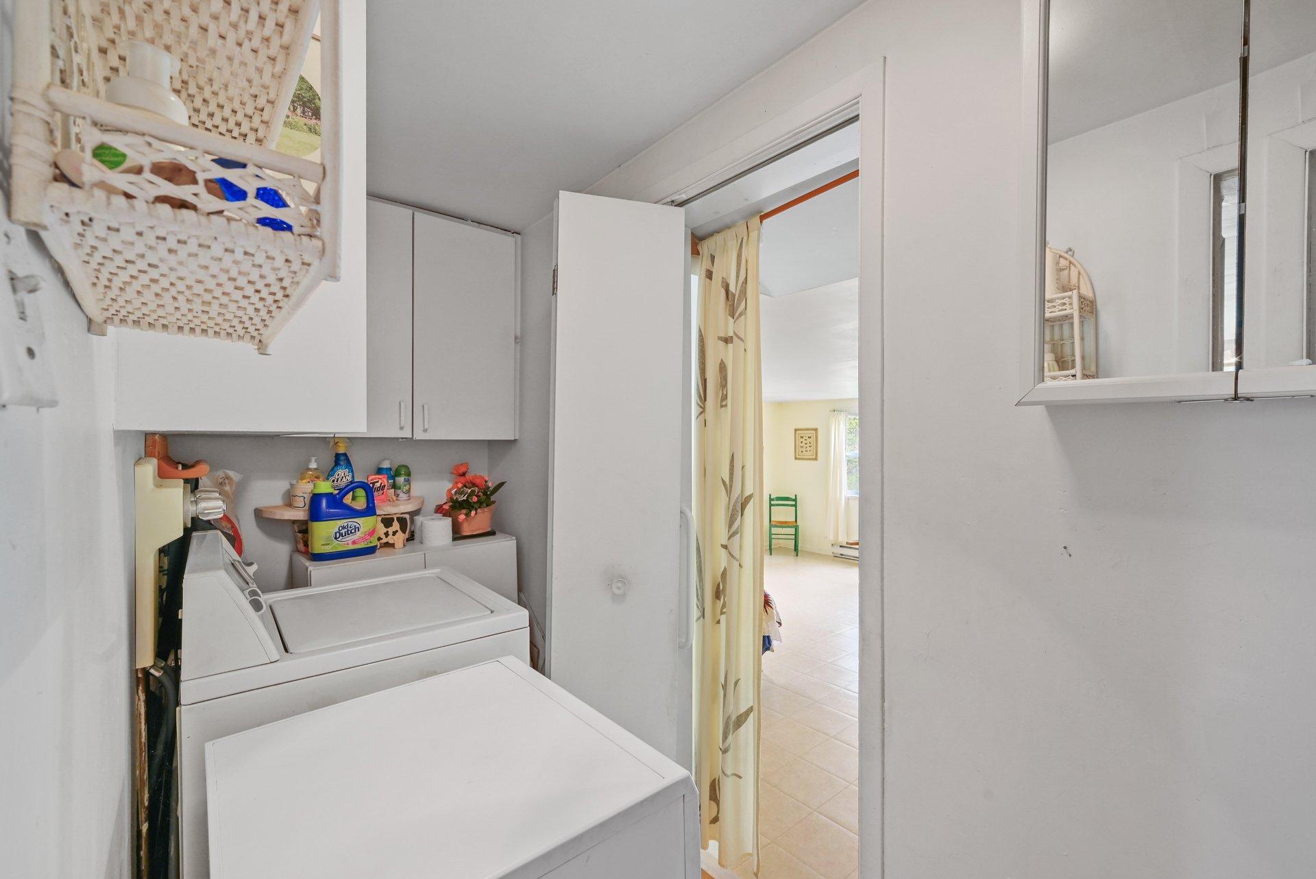 









7052


Ch. Benoit

,
Valcourt - Canton,







QC
J0E2L0

