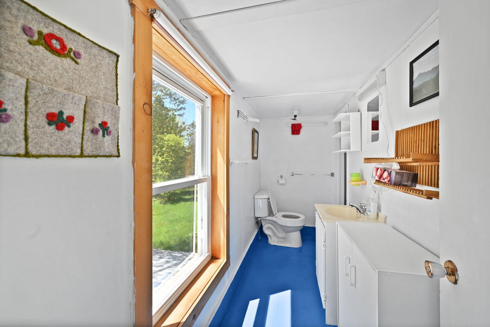 









7052


Ch. Benoit

,
Valcourt - Canton,







QC
J0E2L0

