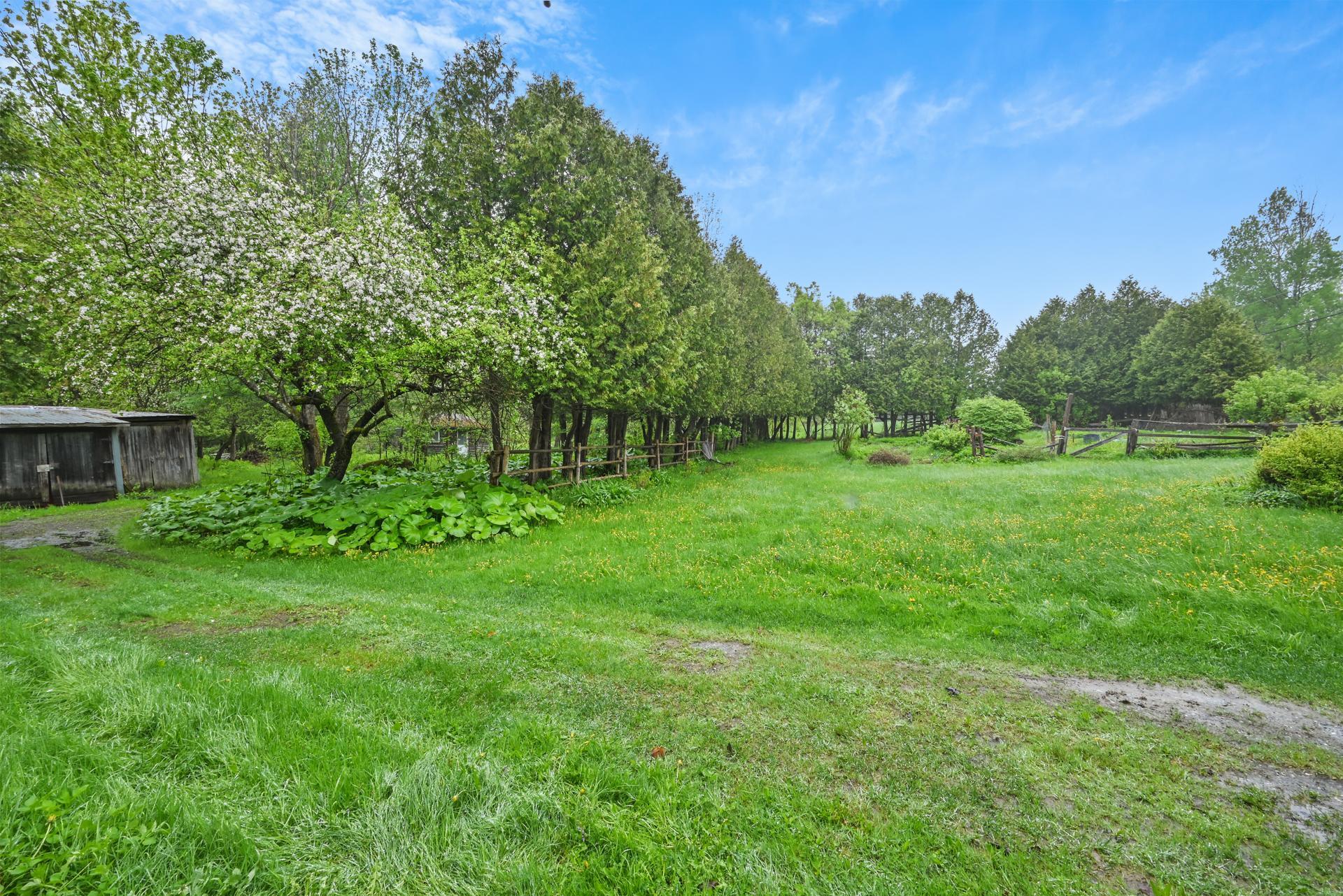









7052


Ch. Benoit

,
Valcourt - Canton,







QC
J0E2L0

