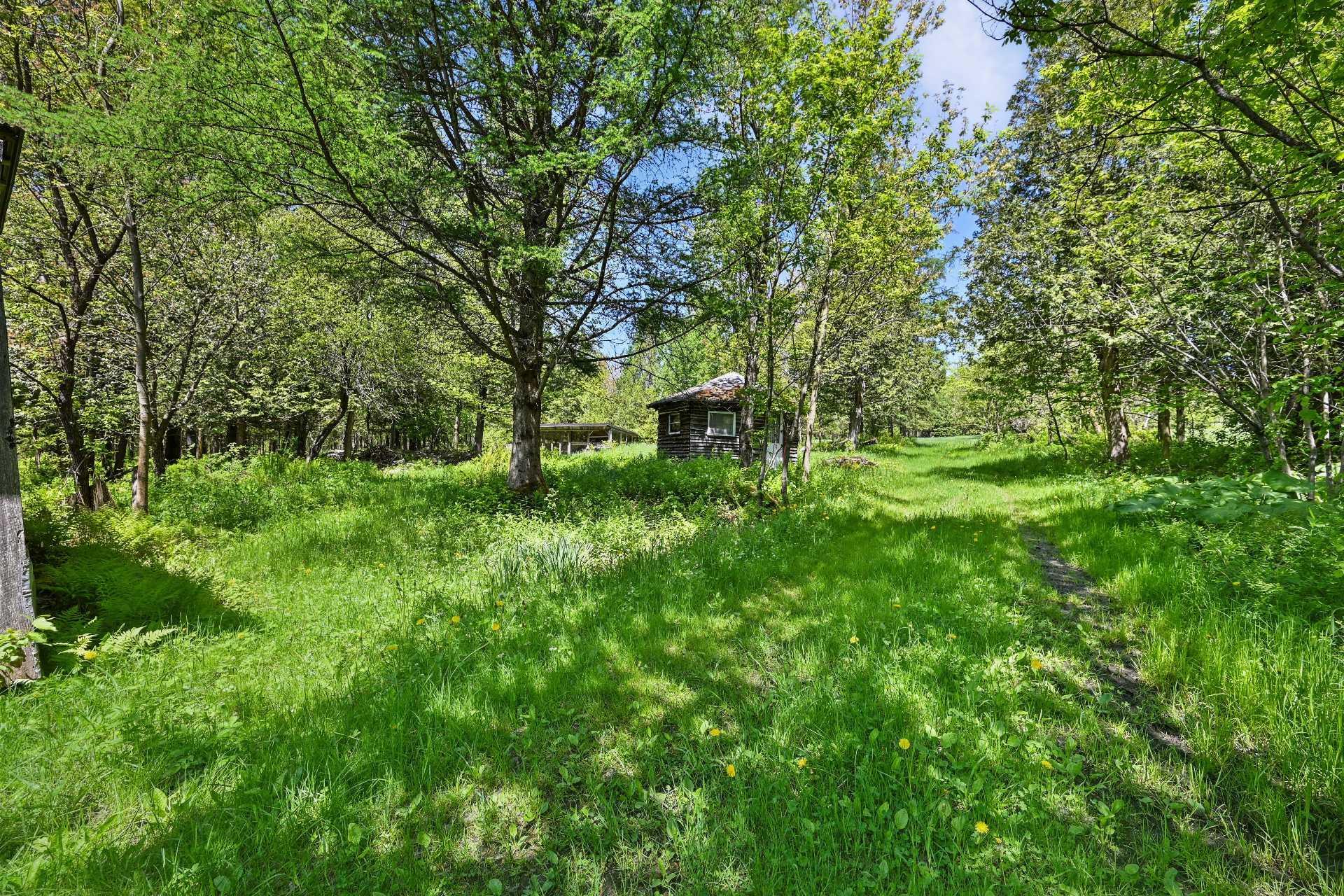 









7052


Ch. Benoit

,
Valcourt - Canton,







QC
J0E2L0

