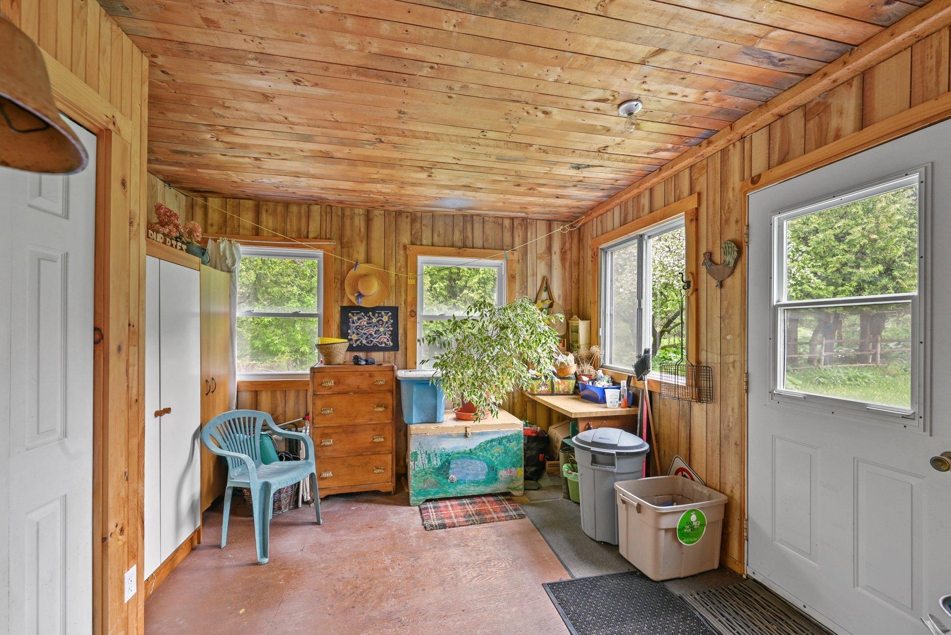 









7052


Ch. Benoit

,
Valcourt - Canton,







QC
J0E2L0

