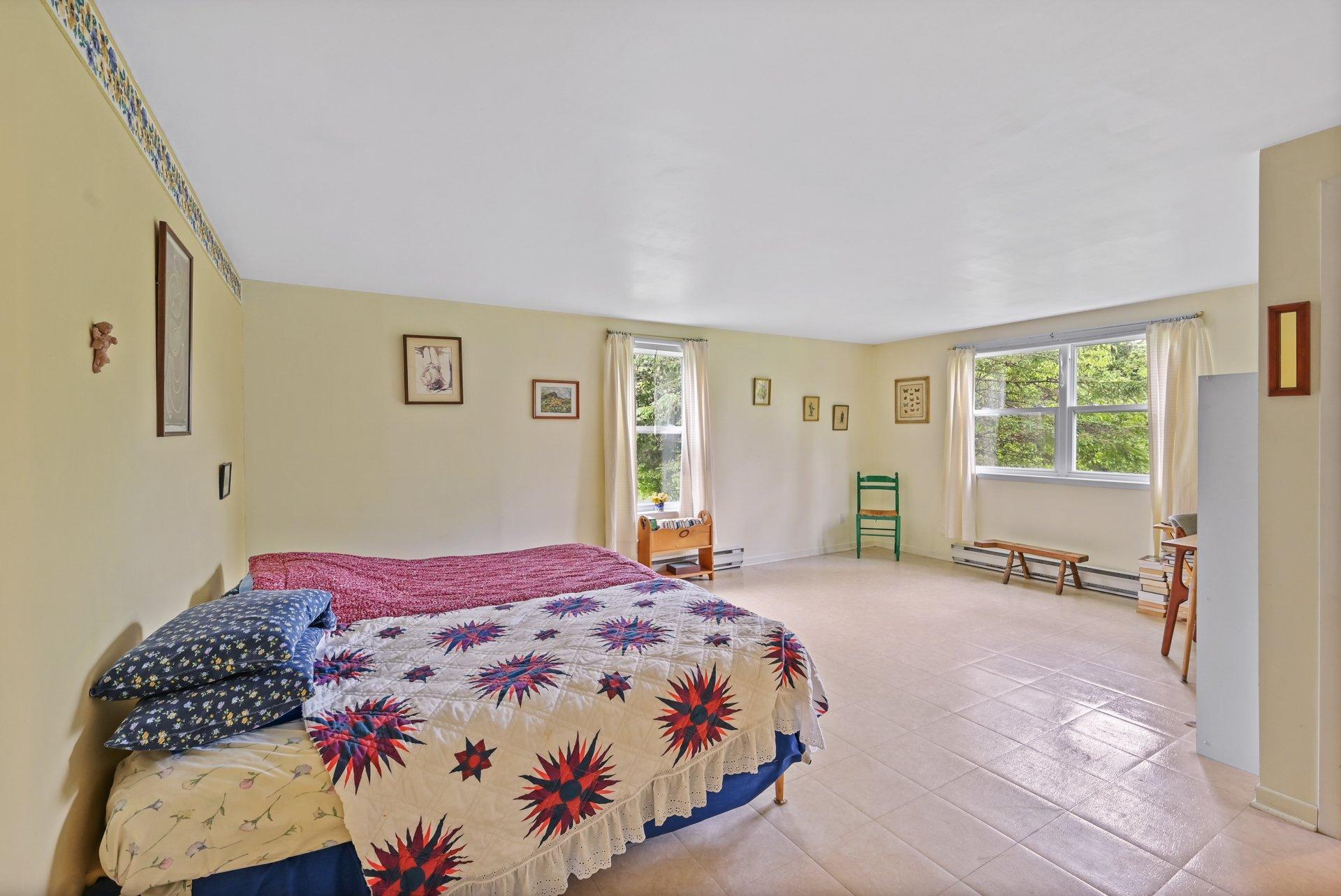 









7052


Ch. Benoit

,
Valcourt - Canton,







QC
J0E2L0


