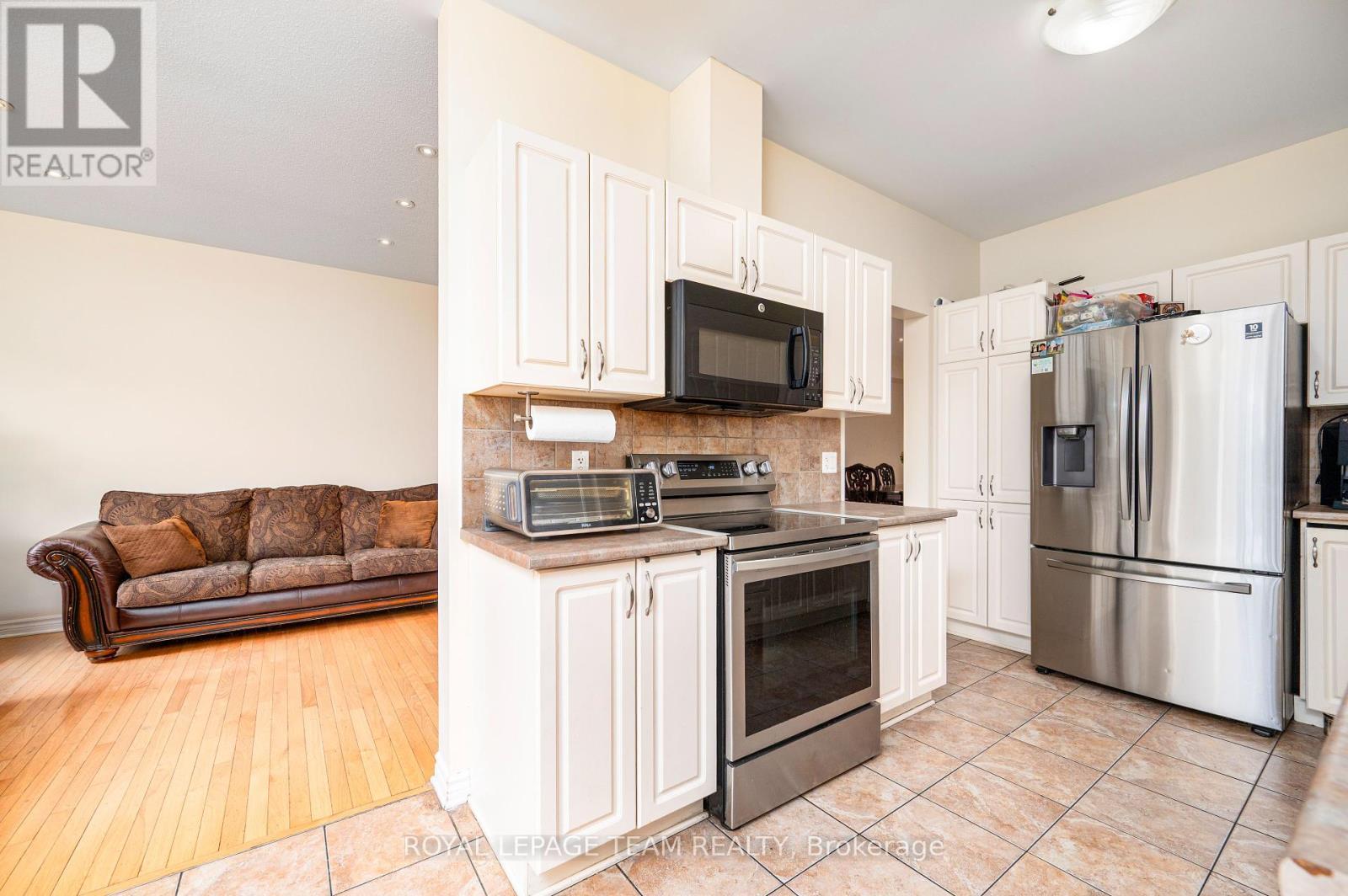 












357 WIDGEON WAY

,
Ottawa,




Ontario
K1T0G1

