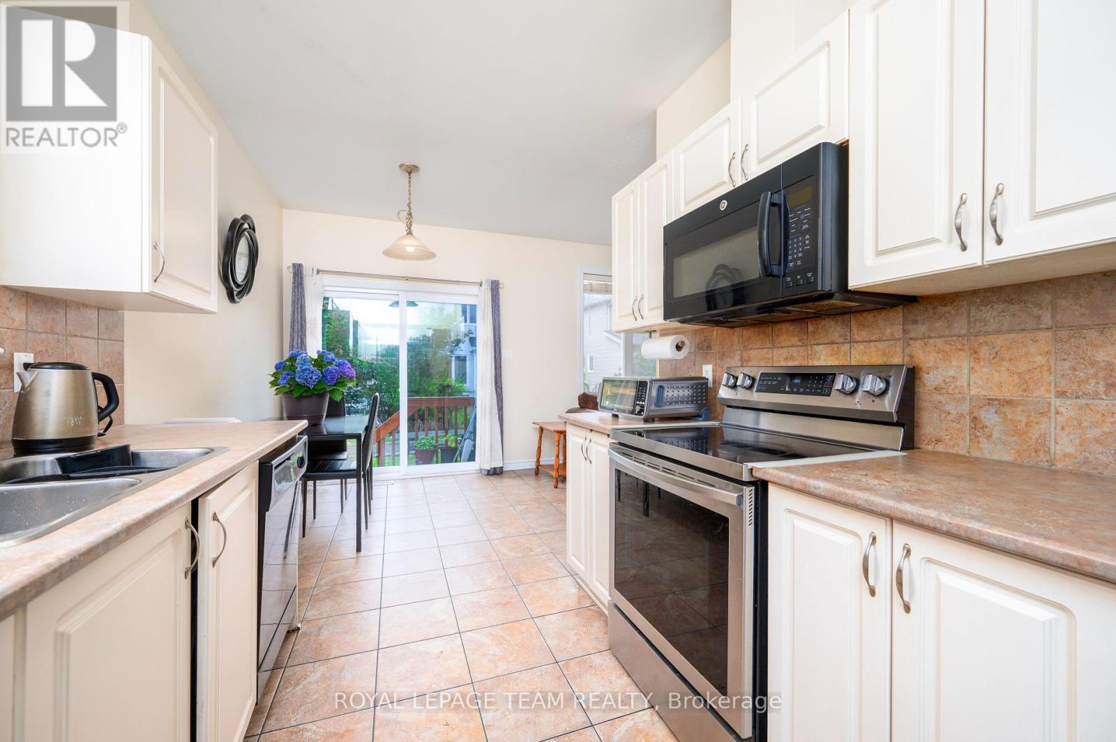 












357 WIDGEON WAY

,
Ottawa,




Ontario
K1T0G1

