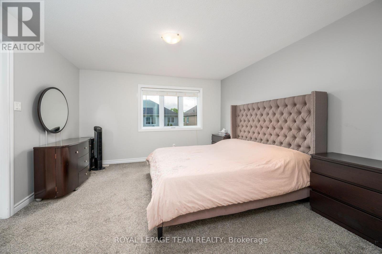 












357 WIDGEON WAY

,
Ottawa,




Ontario
K1T0G1

