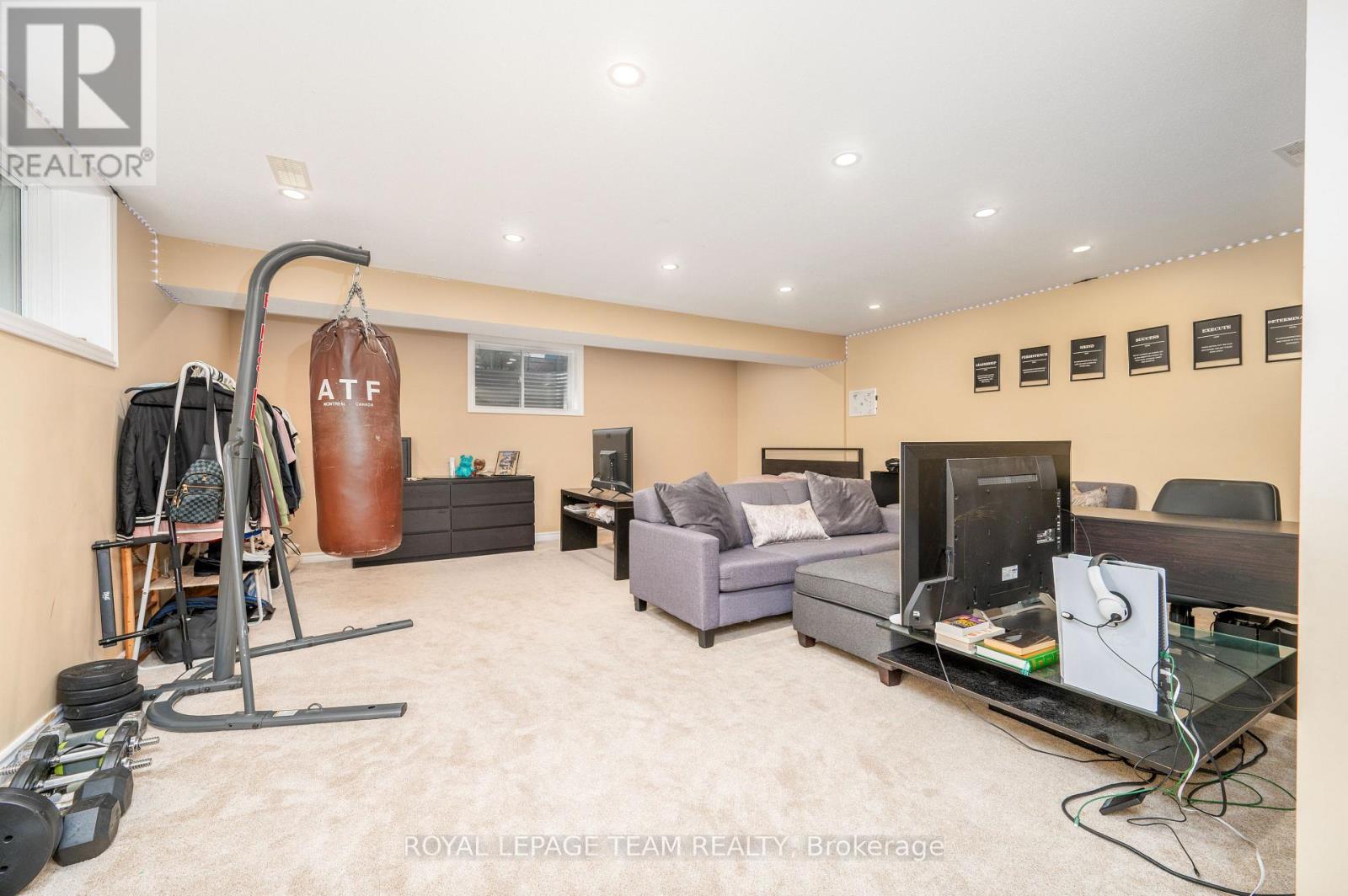 












357 WIDGEON WAY

,
Ottawa,




Ontario
K1T0G1

