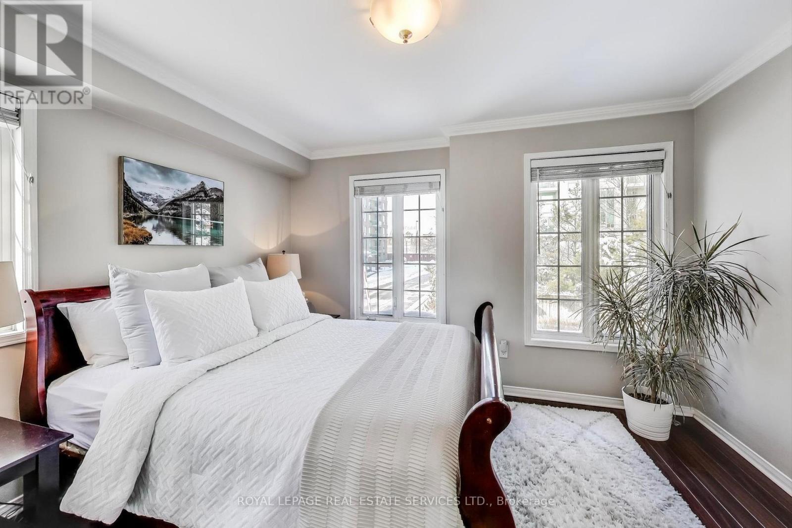












10 - 210 MANITOBA STREET

,
Toronto,




Ontario
M8Y4G7

