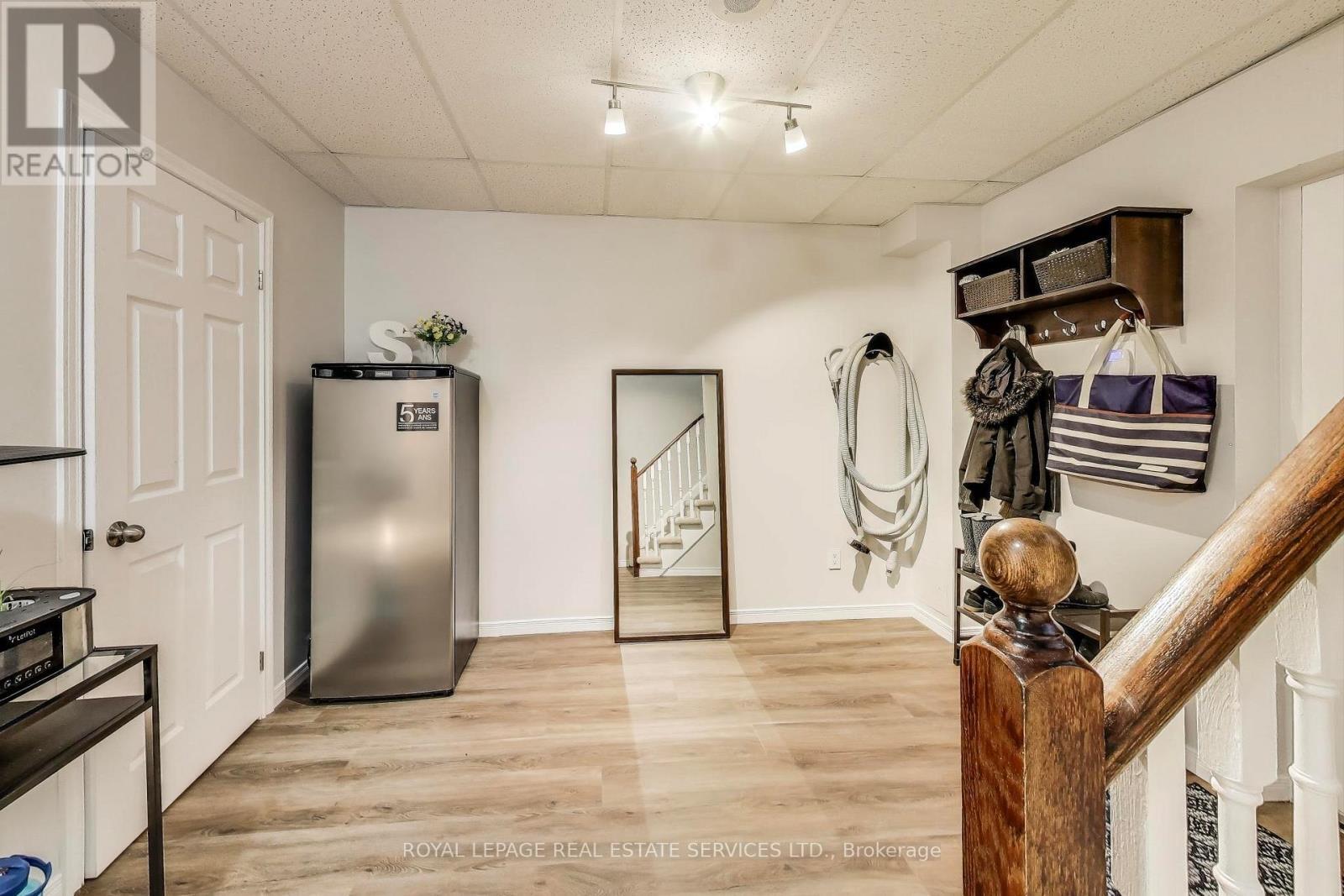 












10 - 210 MANITOBA STREET

,
Toronto,




Ontario
M8Y4G7

