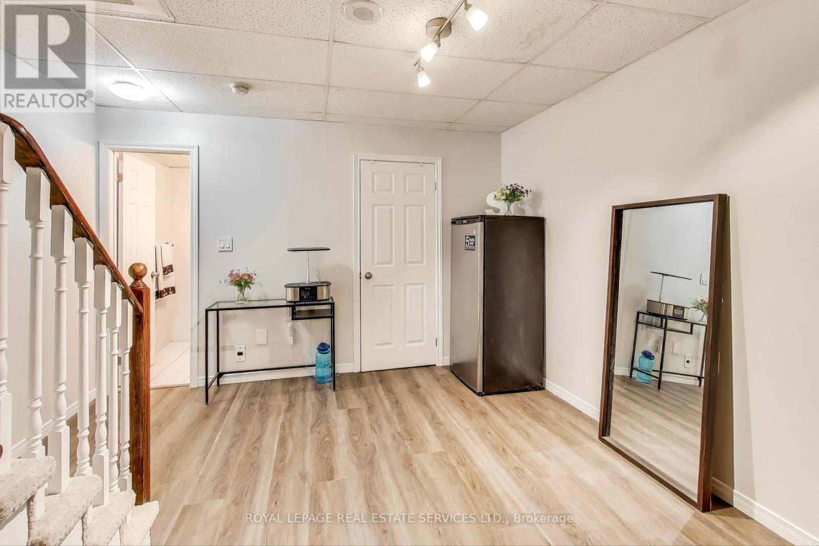 












10 - 210 MANITOBA STREET

,
Toronto,




Ontario
M8Y4G7

