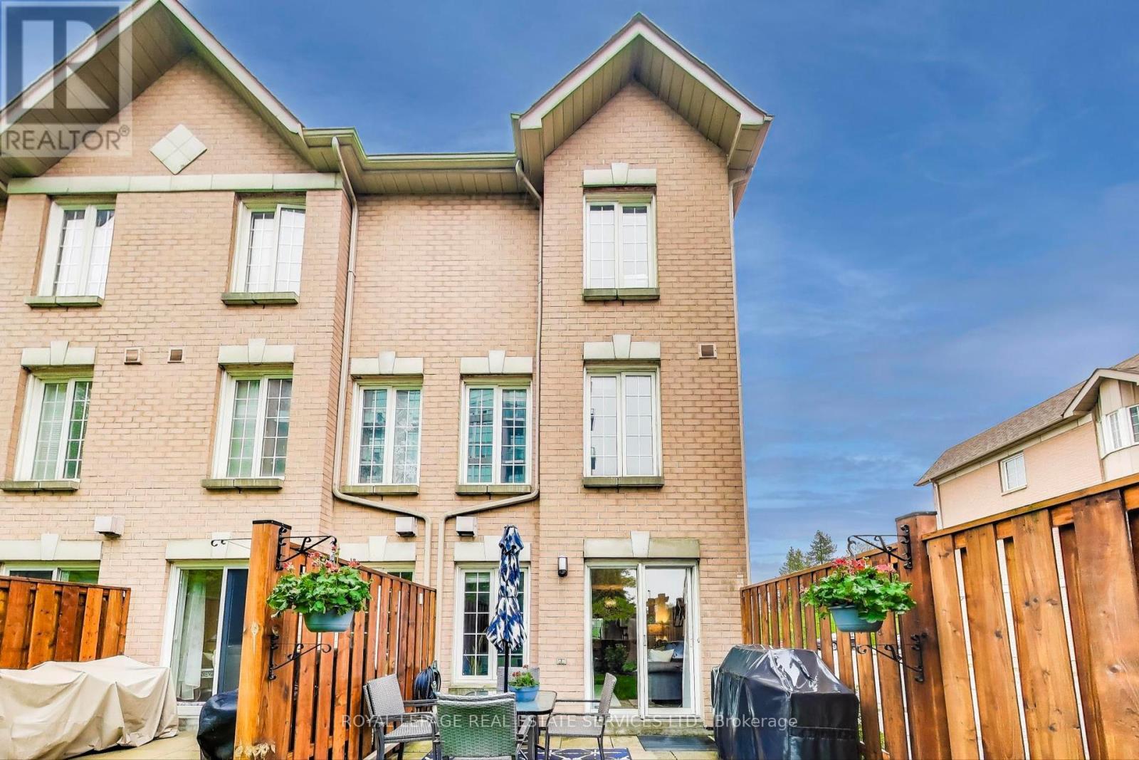 












10 - 210 MANITOBA STREET

,
Toronto,




Ontario
M8Y4G7

