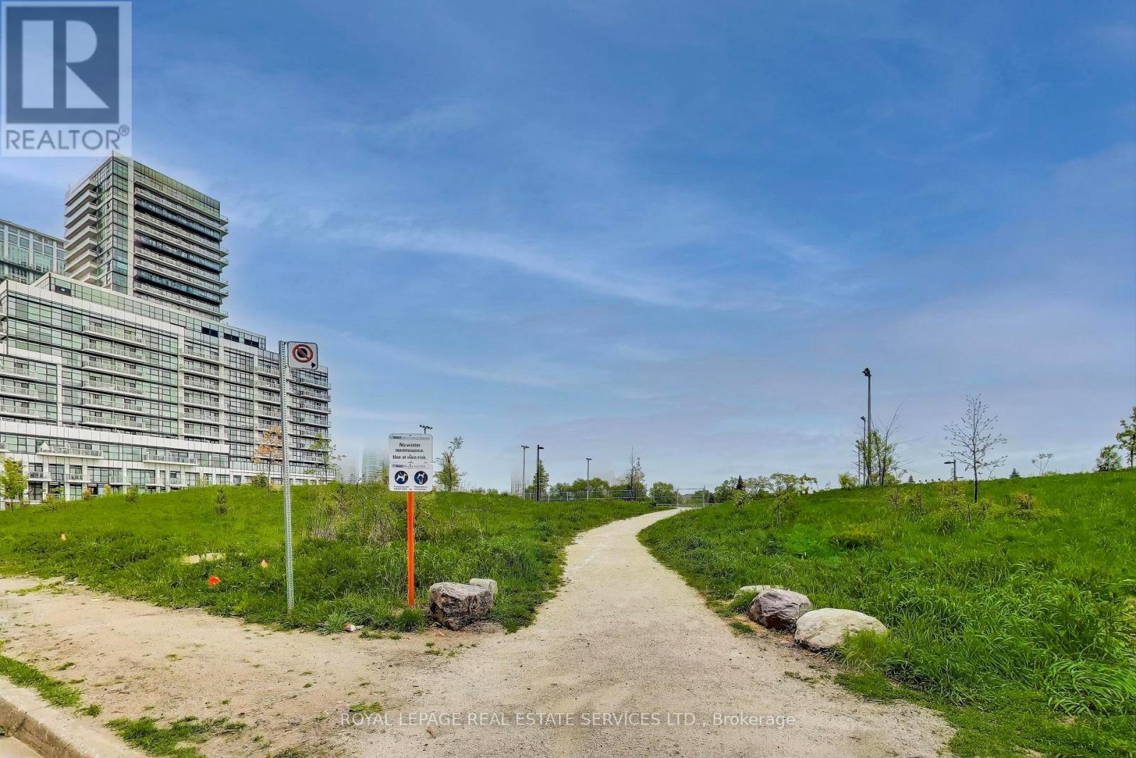 












10 - 210 MANITOBA STREET

,
Toronto,




Ontario
M8Y4G7

