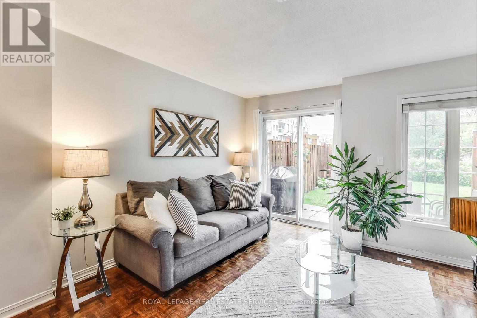 












10 - 210 MANITOBA STREET

,
Toronto,




Ontario
M8Y4G7

