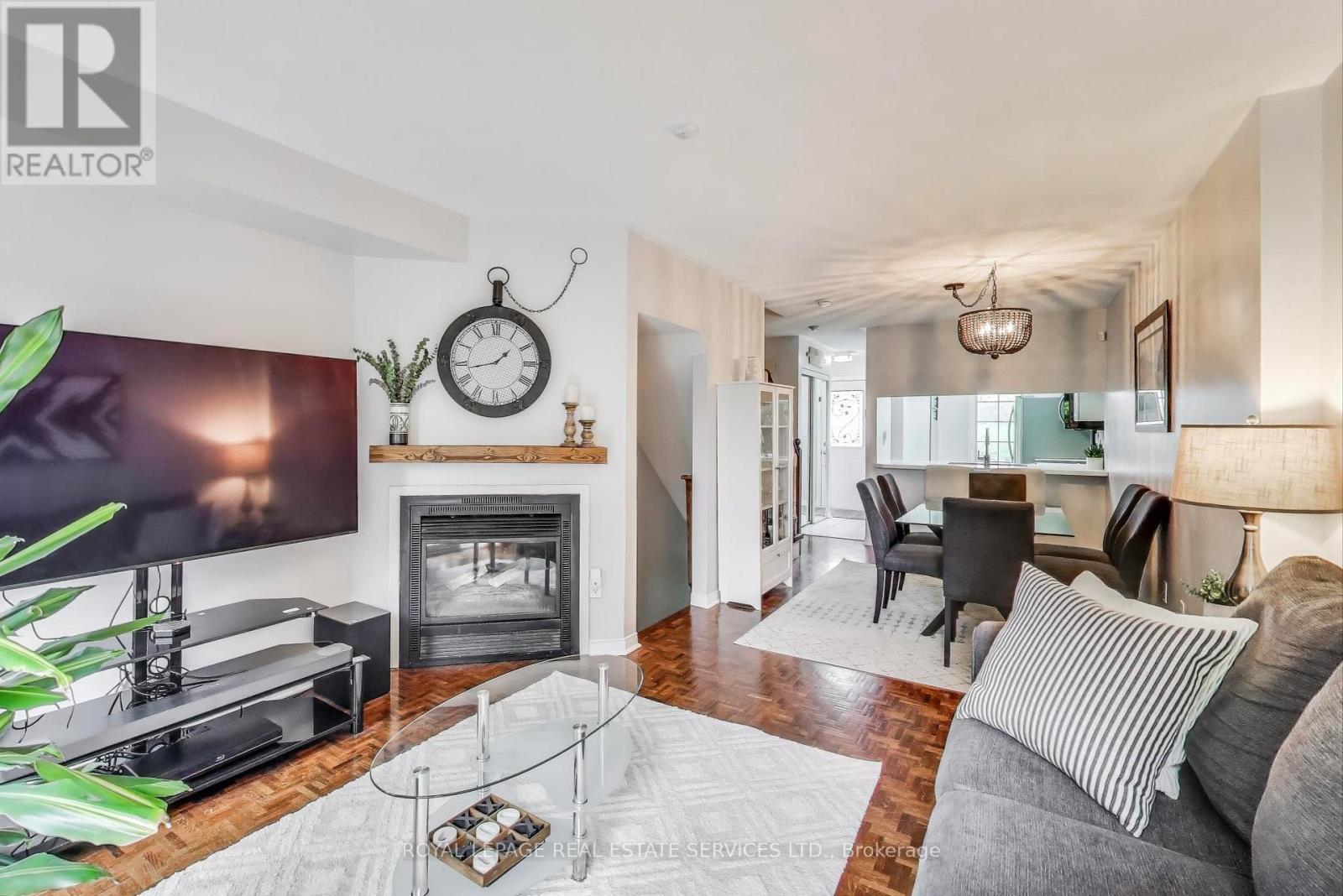 












10 - 210 MANITOBA STREET

,
Toronto,




Ontario
M8Y4G7

