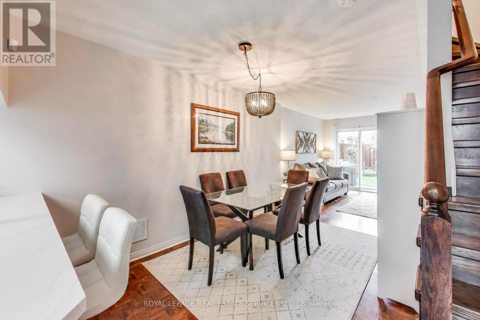 












10 - 210 MANITOBA STREET

,
Toronto,




Ontario
M8Y4G7

