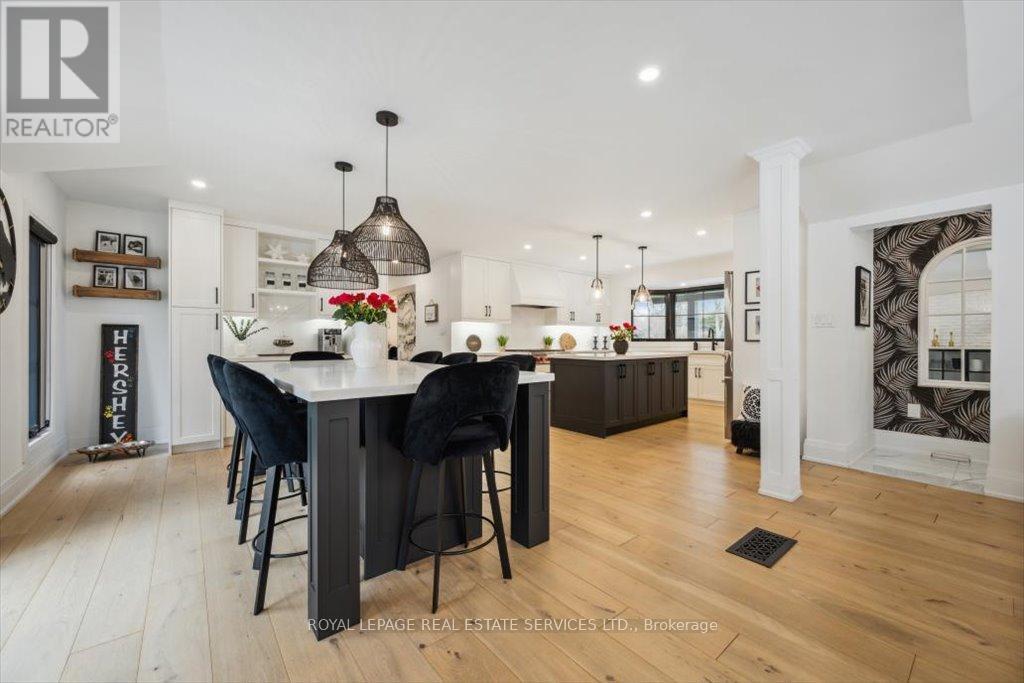 












169 OAKES DRIVE

,
Mississauga,




Ontario
L5G3M2

