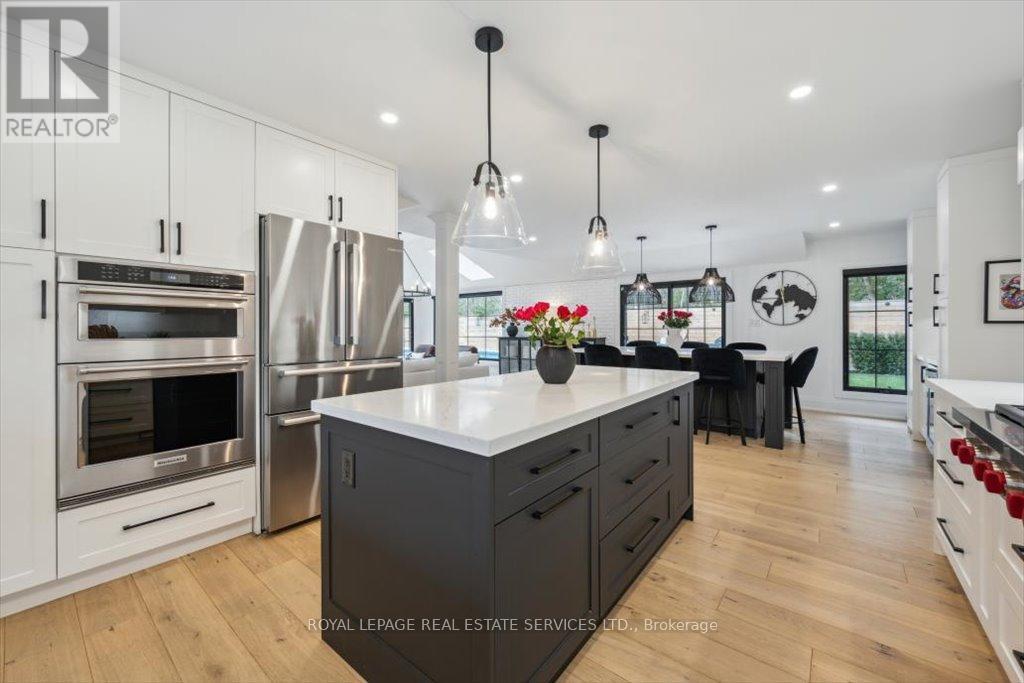 












169 OAKES DRIVE

,
Mississauga,




Ontario
L5G3M2


