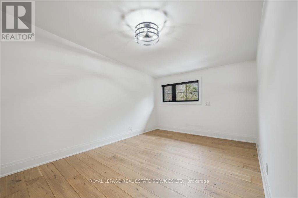 












169 OAKES DRIVE

,
Mississauga,




Ontario
L5G3M2

