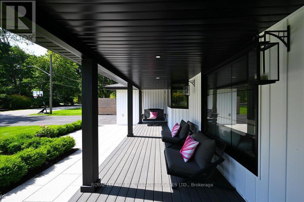 












169 OAKES DRIVE

,
Mississauga,




Ontario
L5G3M2

