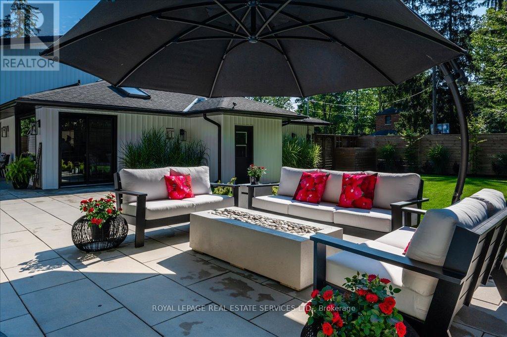












169 OAKES DRIVE

,
Mississauga,




Ontario
L5G3M2

