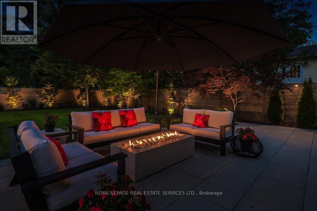 












169 OAKES DRIVE

,
Mississauga,




Ontario
L5G3M2

