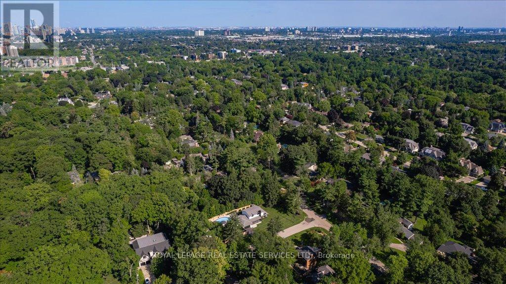 












169 OAKES DRIVE

,
Mississauga,




Ontario
L5G3M2

