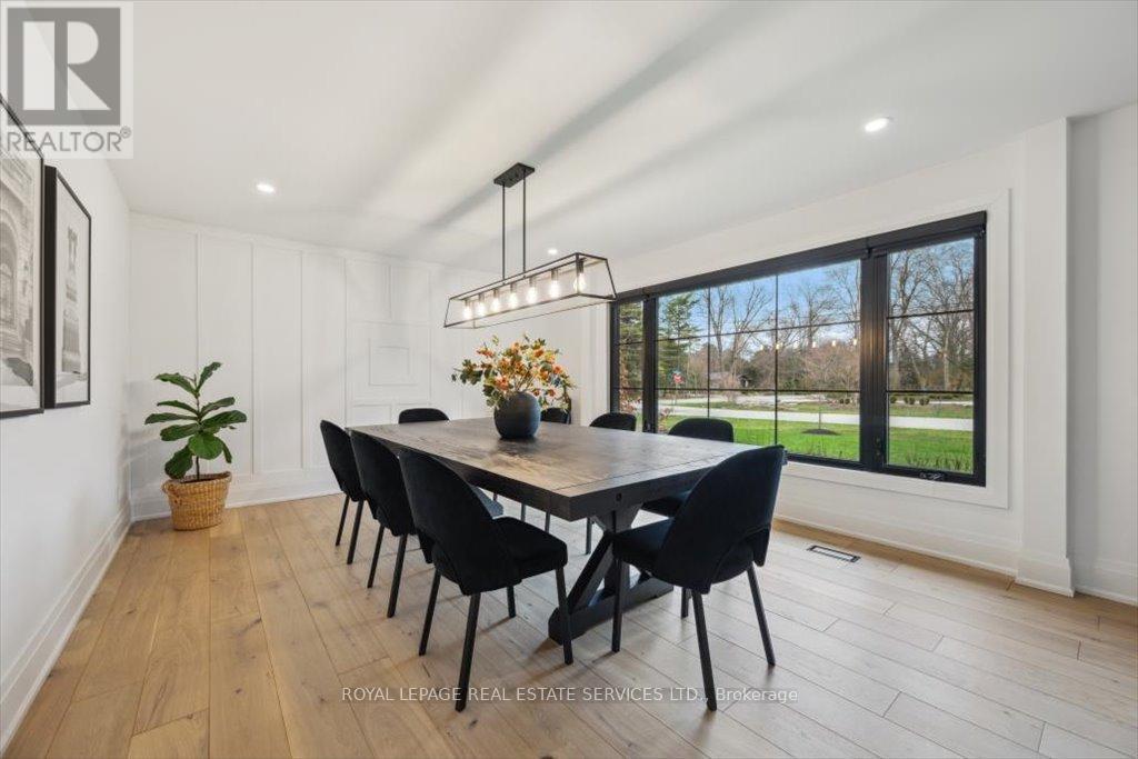 












169 OAKES DRIVE

,
Mississauga,




Ontario
L5G3M2

