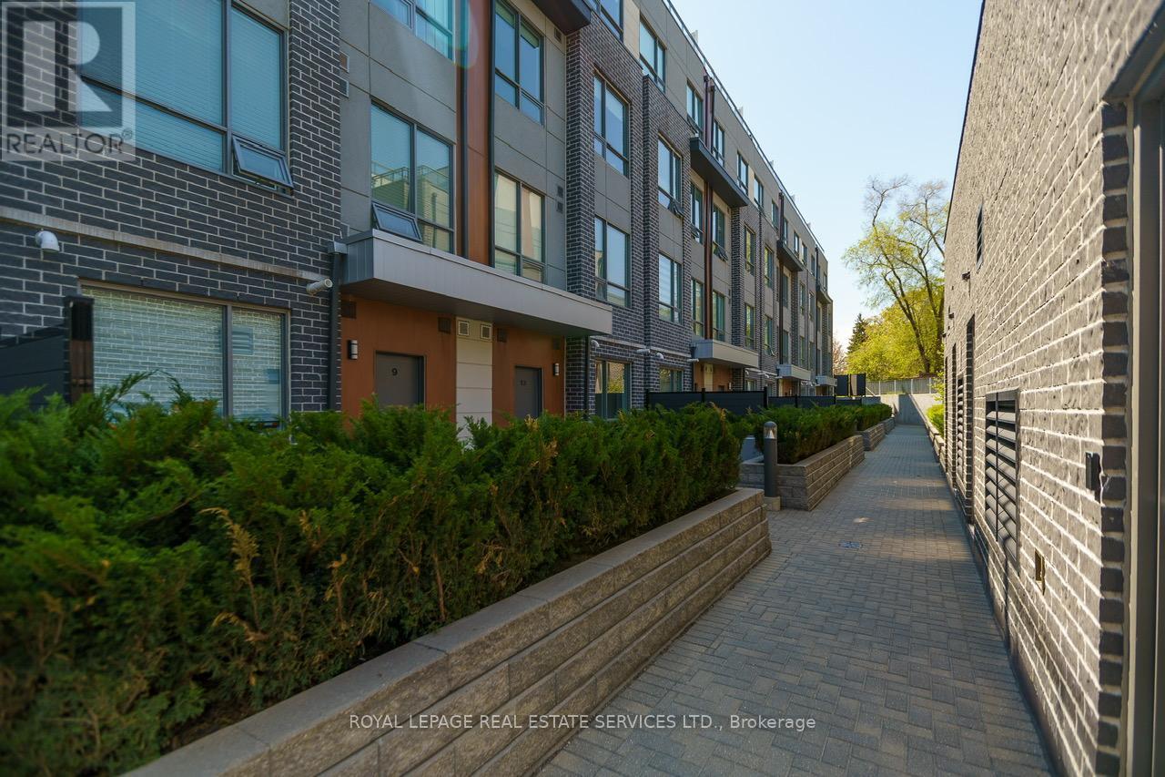 












13 - 650 ATWATER AVENUE

,
Mississauga,




Ontario
L5E3K2


