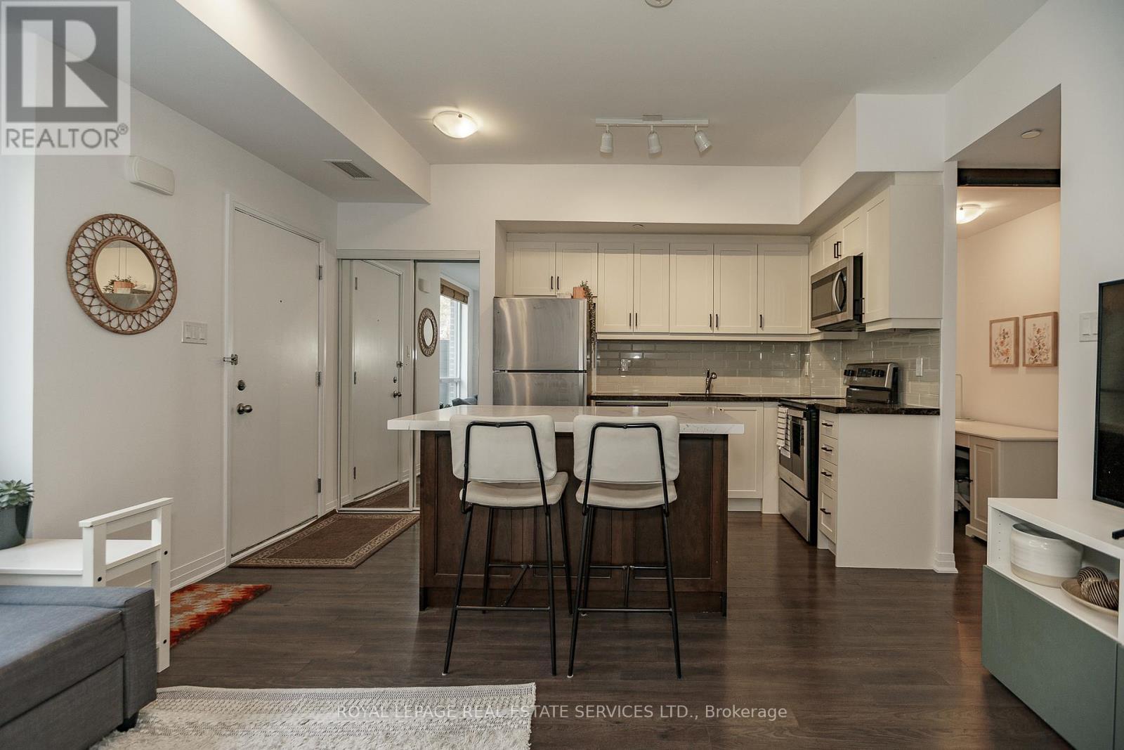 












13 - 650 ATWATER AVENUE

,
Mississauga,




Ontario
L5E3K2

