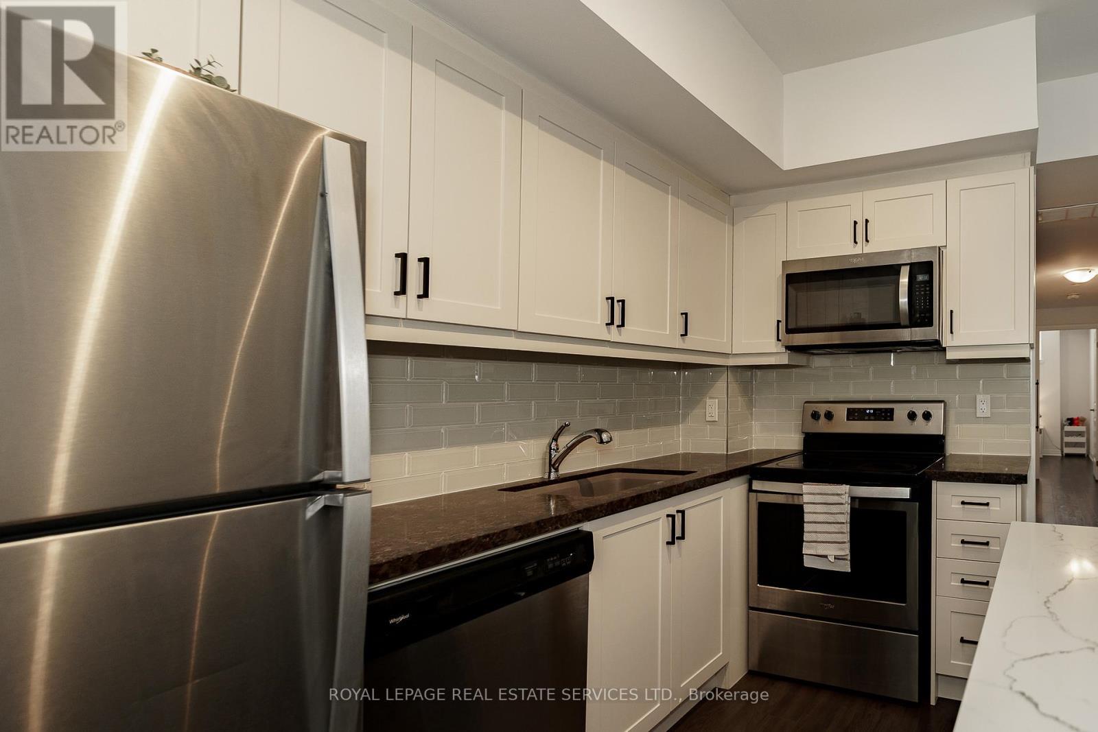 












13 - 650 ATWATER AVENUE

,
Mississauga,




Ontario
L5E3K2

