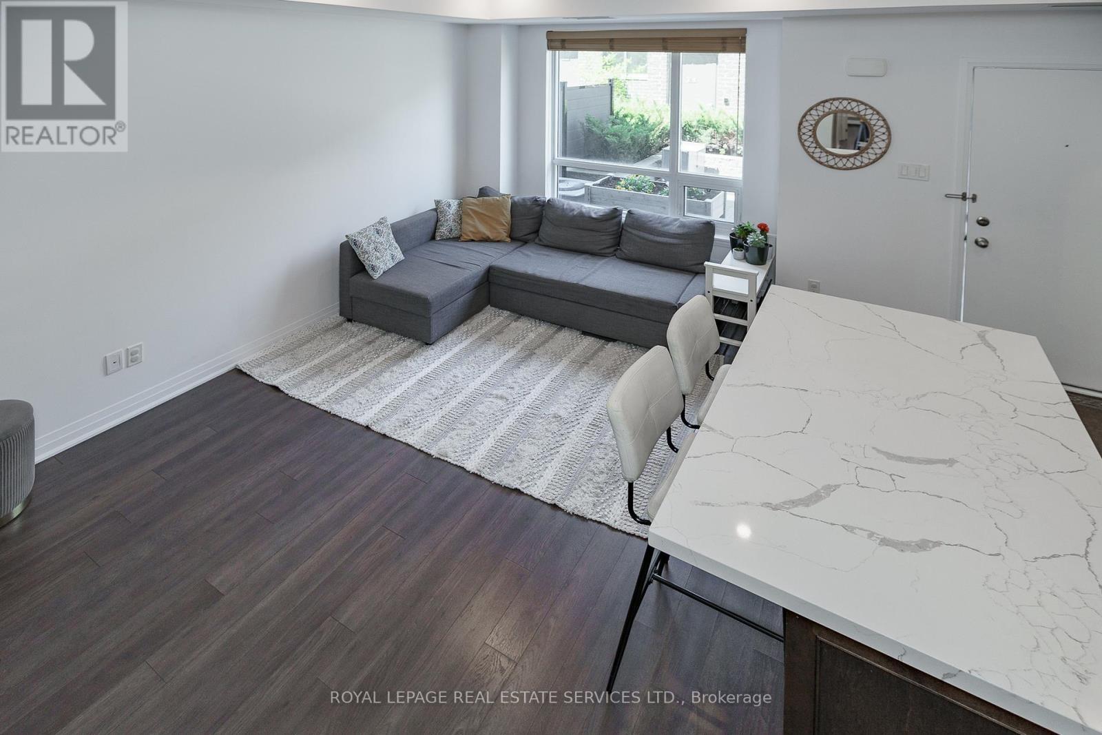 












13 - 650 ATWATER AVENUE

,
Mississauga,




Ontario
L5E3K2

