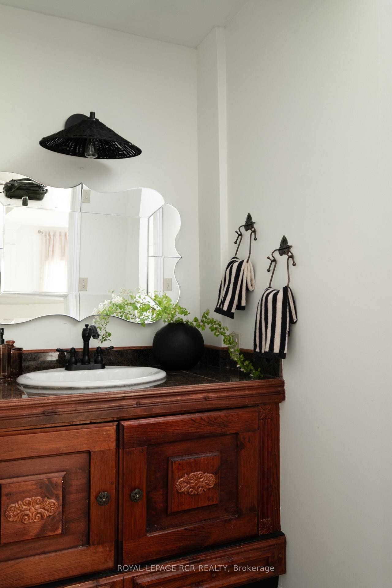 









15667


Duffys

Lane,
Caledon,




ON
L7E 3C8

